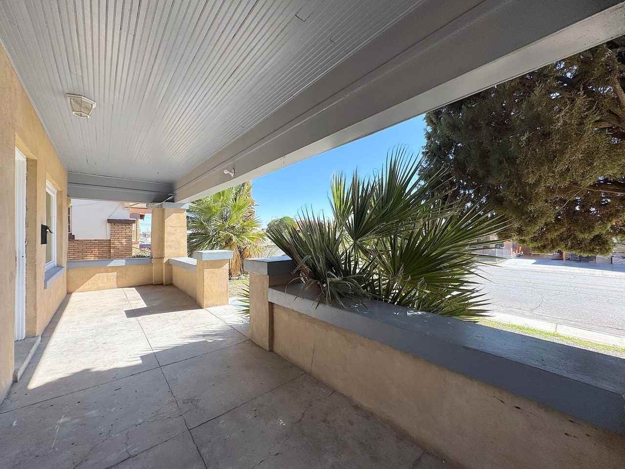 3311 Montana Avenue - Photo 2 of 32