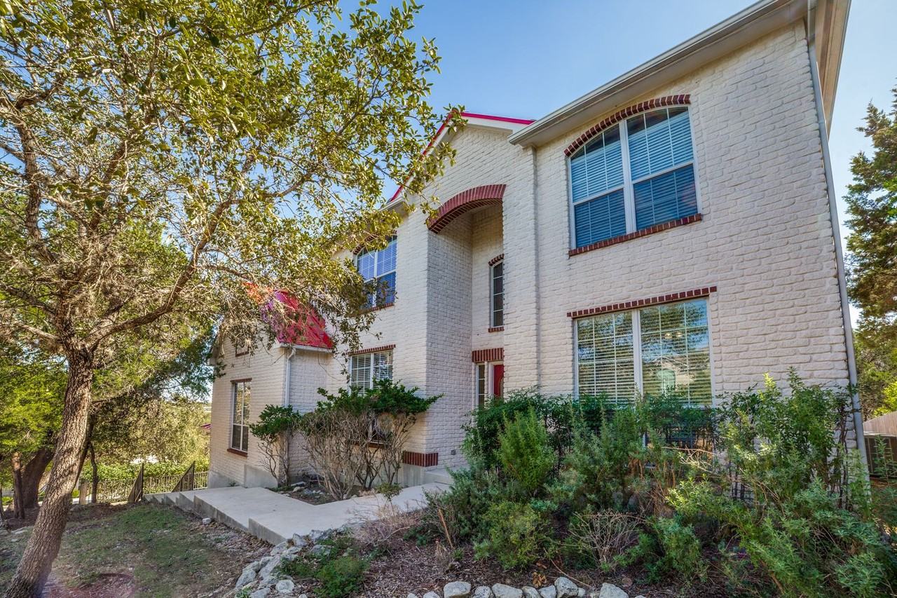 9918 Alms Park Dr - Photo 2 of 25