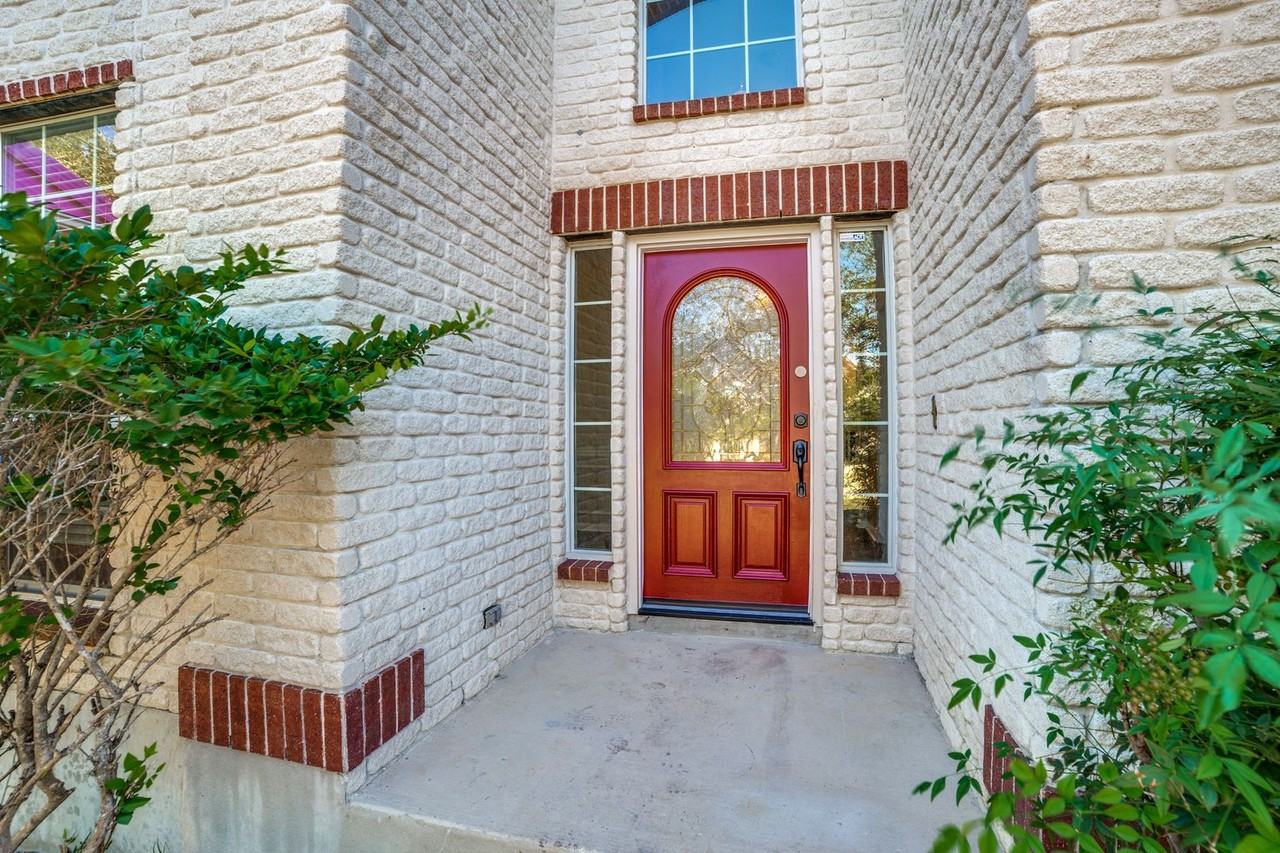 9918 Alms Park Dr - Photo 3 of 25