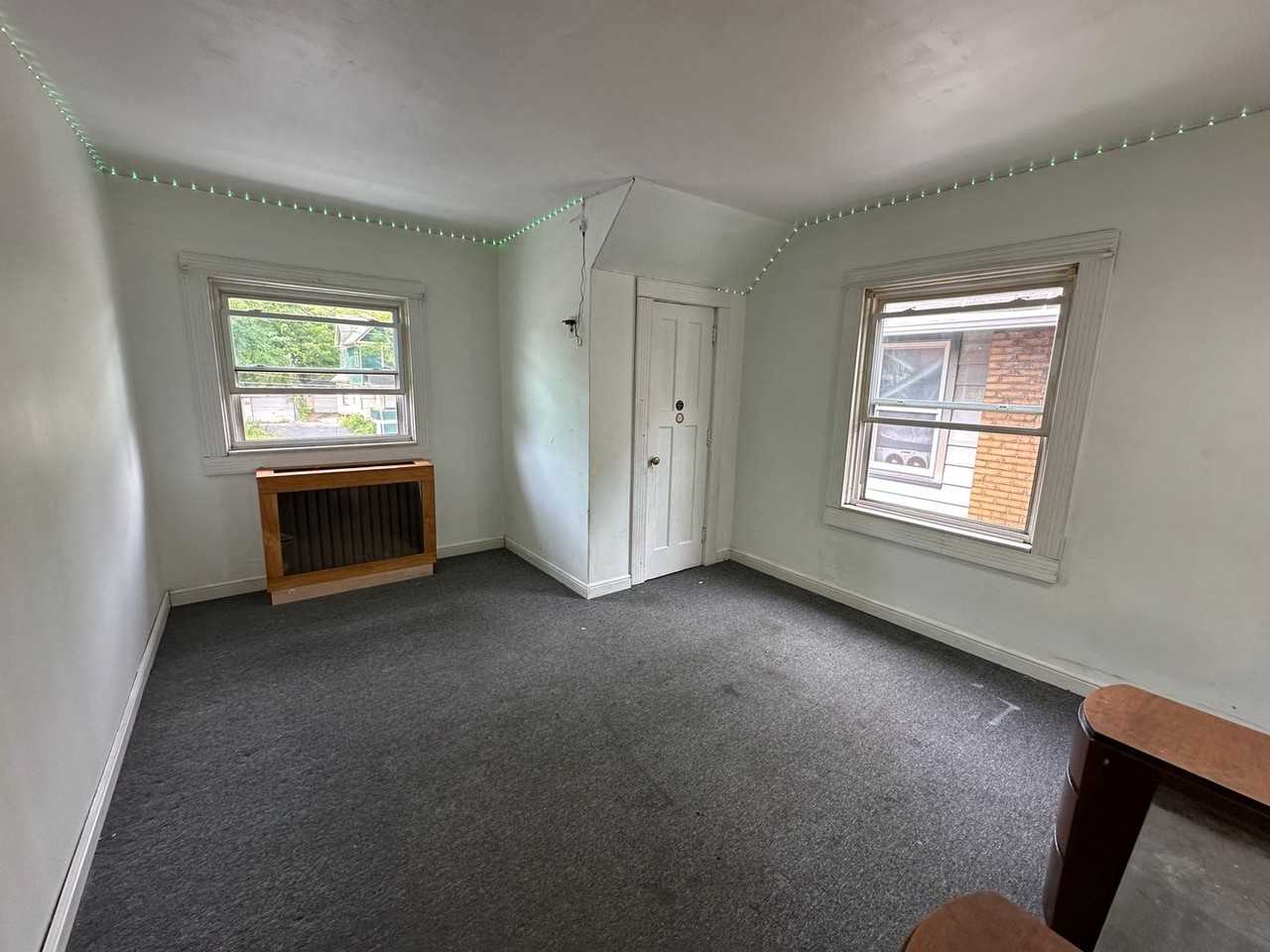 1217 Florencedale Ave - Photo 2 of 13