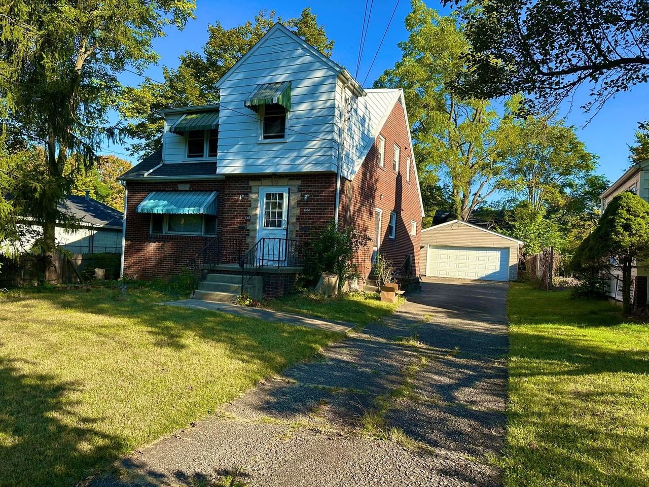 644 W Judson Ave - Photo 2 of 9