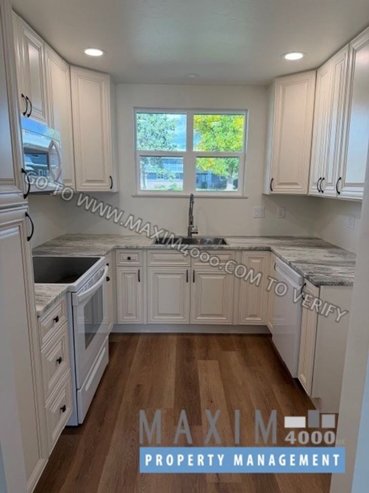 2721 Patterson Rd #301 - Photo 7 of 23