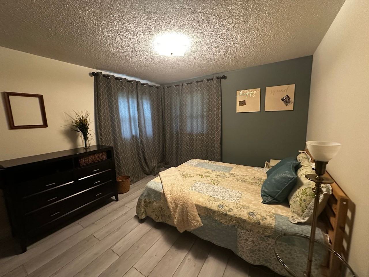 2860 Marilyn Dr - Photo 4 of 10