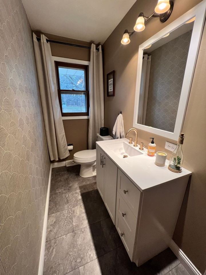 2860 Marilyn Dr - Photo 6 of 10