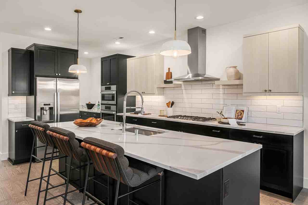 733 4th Ct South - Photo 4 of 34