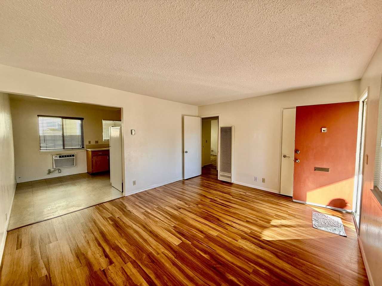 287 E Elm St - Photo 3 of 30
