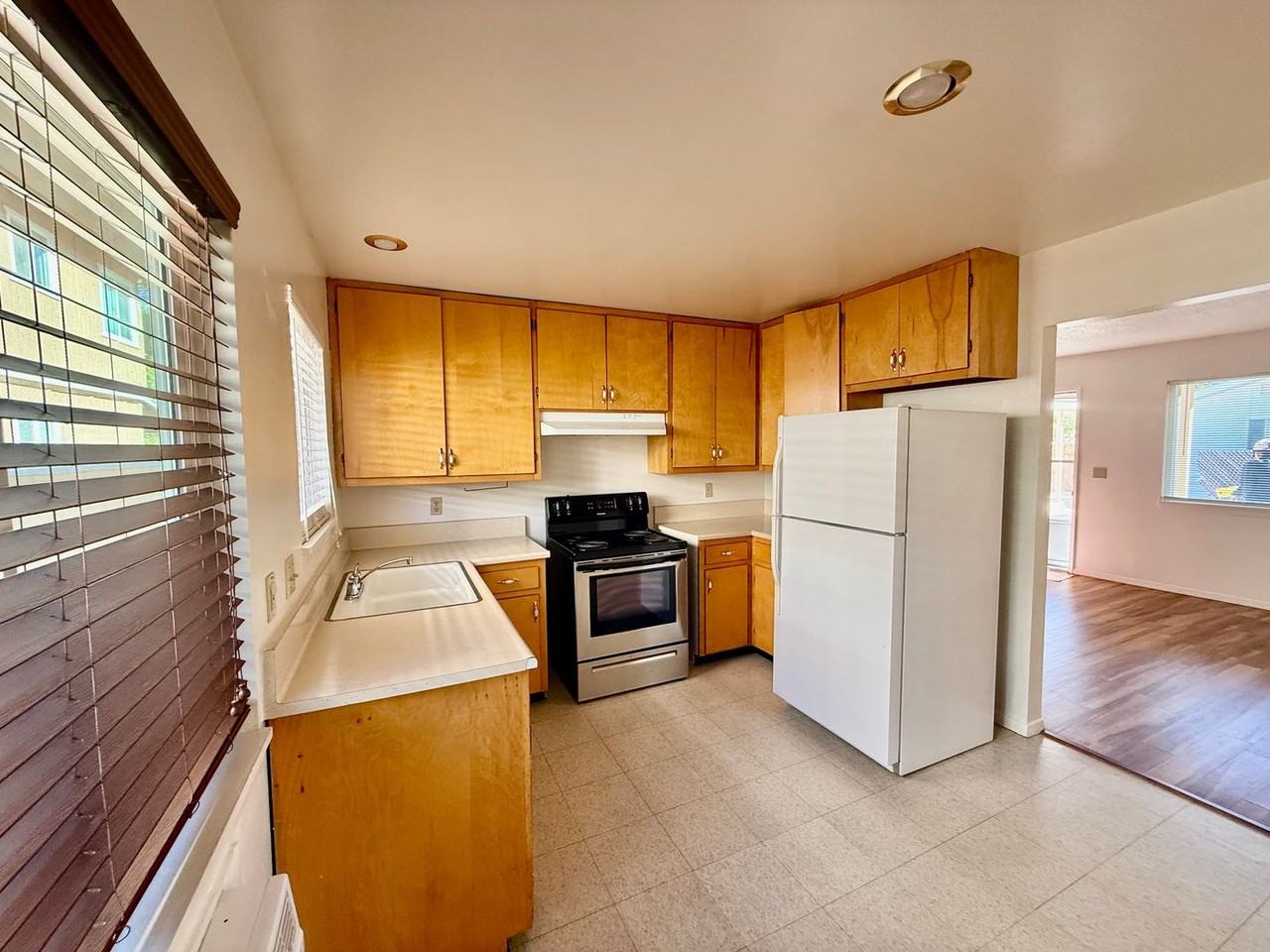 287 E Elm St - Photo 7 of 30