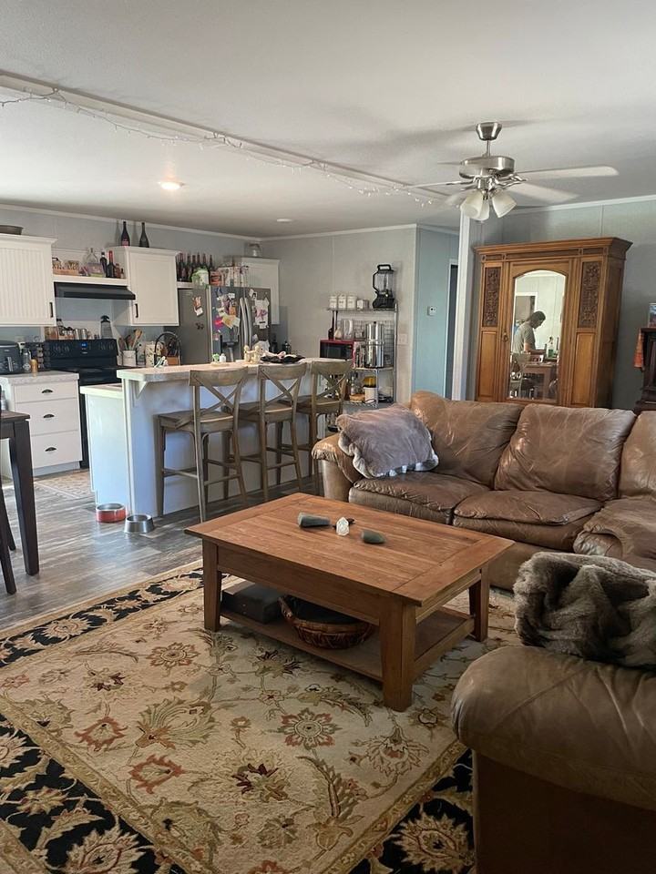 820 Crest - Photo 3 of 11