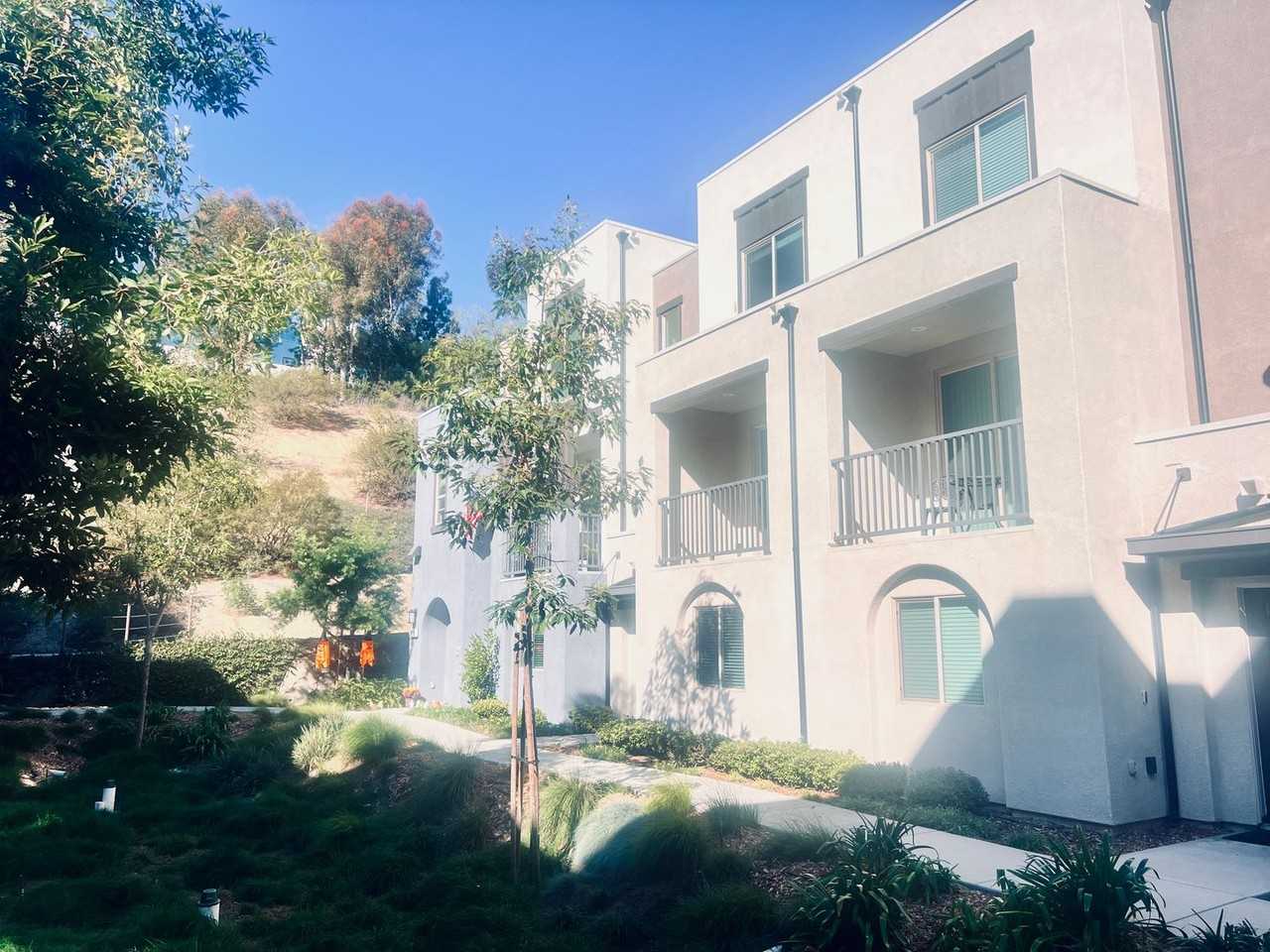 2454 Verano Way - Photo 2 of 28