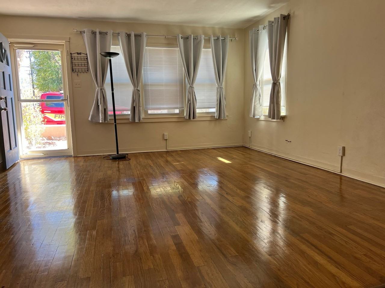 413 Solona St - Photo 2 of 10