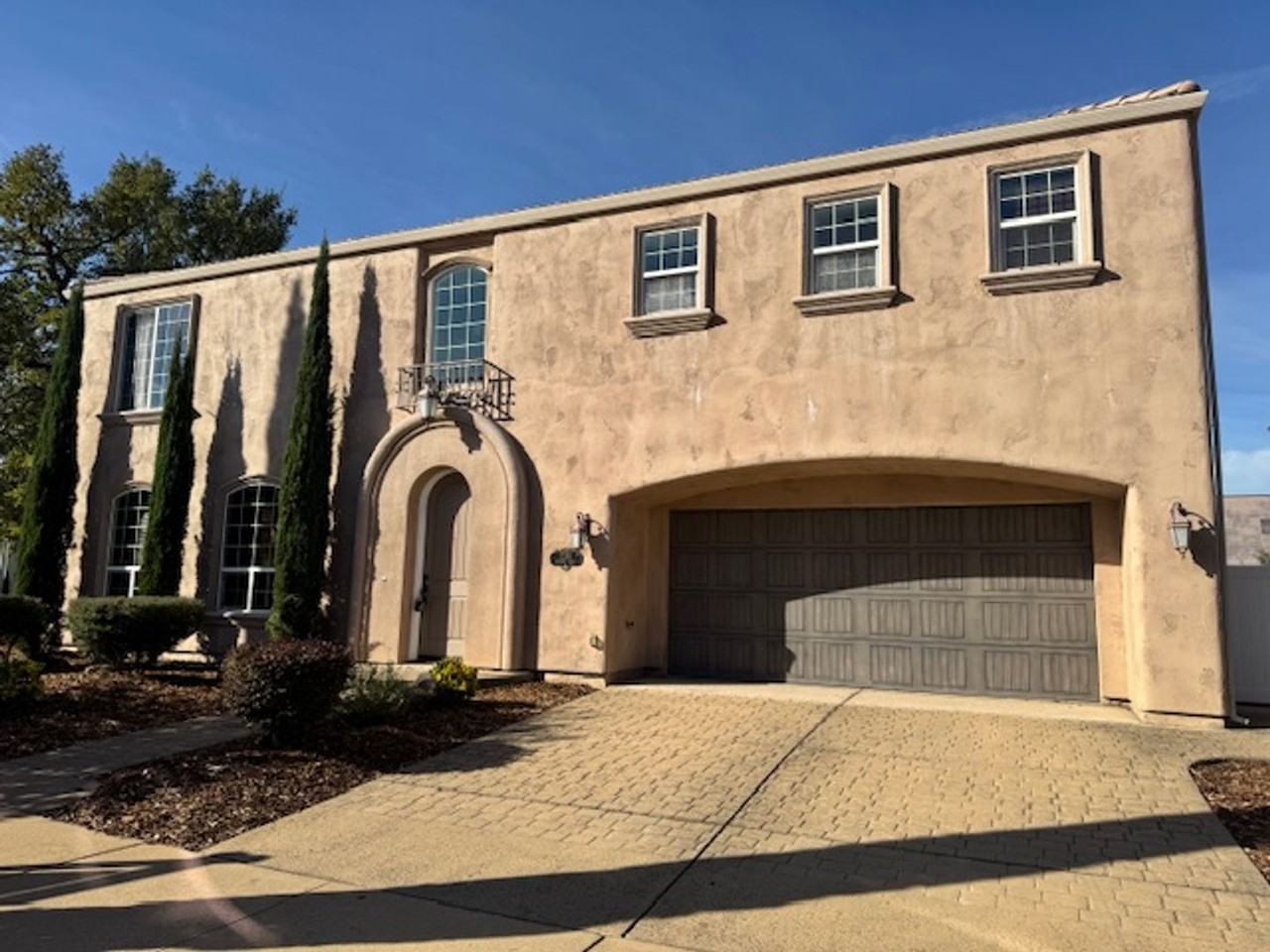 5569 Diamond Ridge Dr - Photo 2 of 42