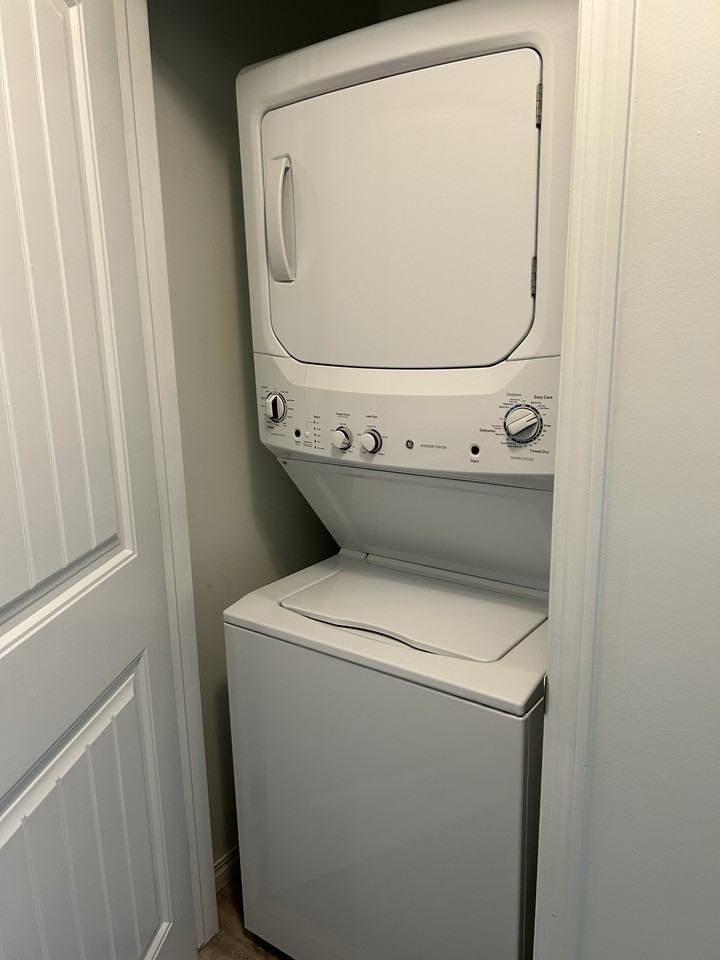 11425 67 Street NW #11425MAIN1 - Photo 3 of 18