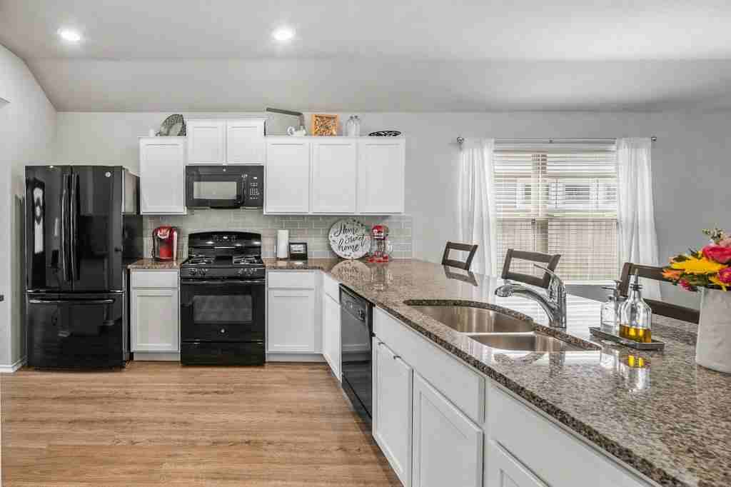 9027 Blanco Park - Photo 3 of 6