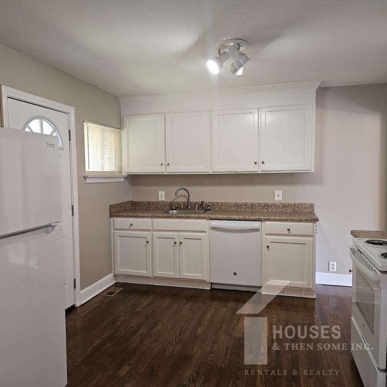 4 Mcneil Ct - Photo 5 of 22