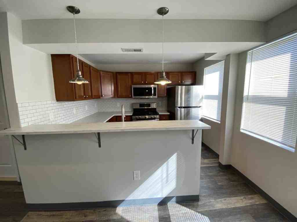 5504 Midwood Ave #2 - Photo 6 of 40