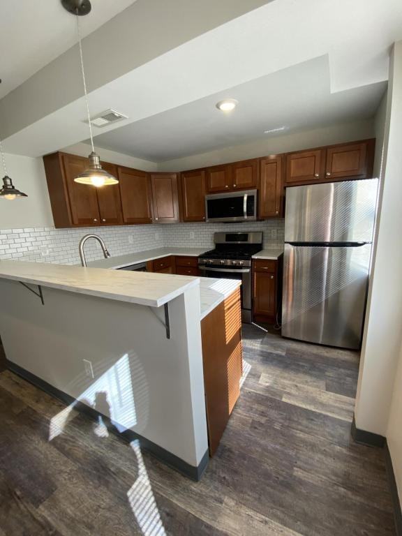 5504 Midwood Ave #2 - Photo 7 of 40