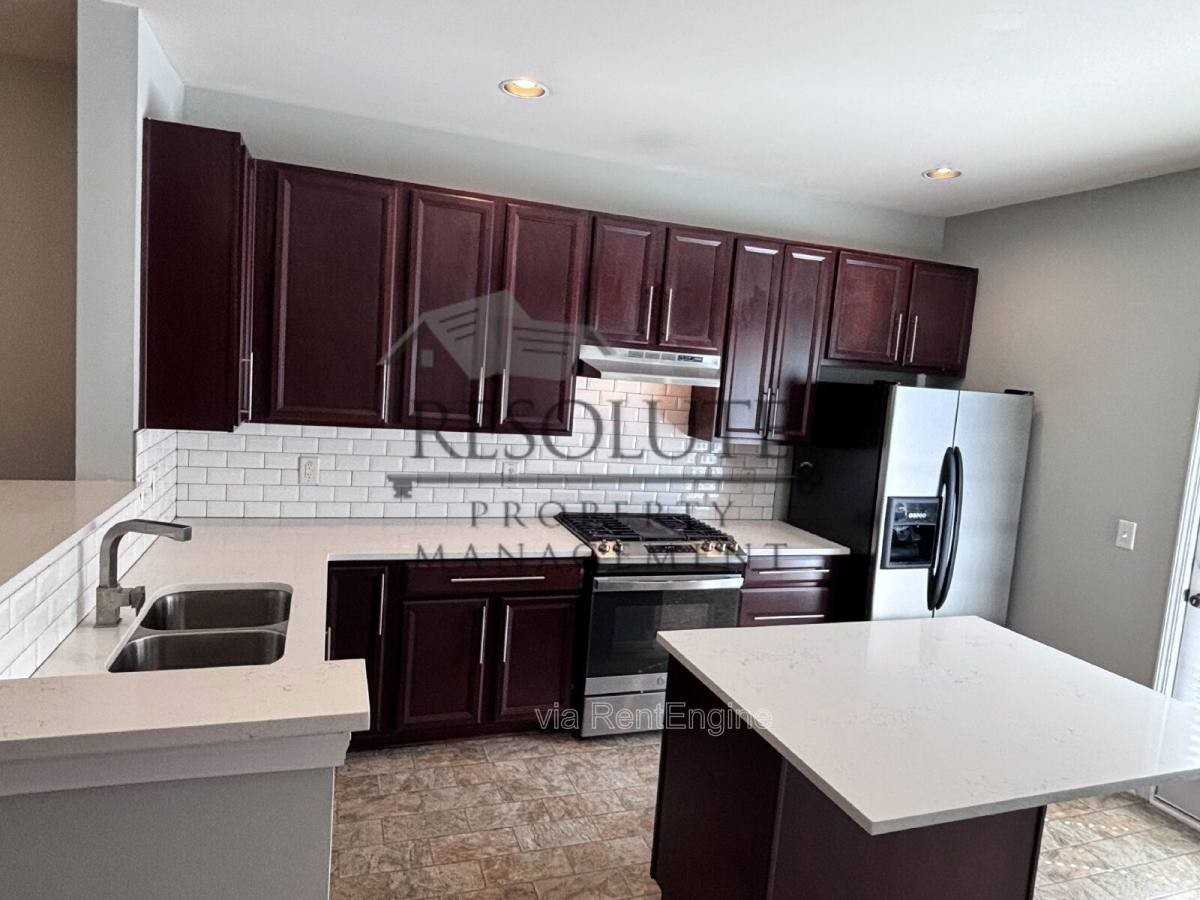 3839 Cary Glen Blvd - Photo 2 of 10