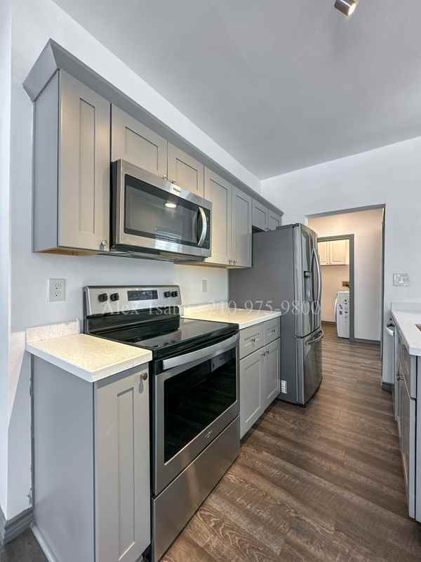 802 Montana St ##2 - Photo 2 of 16