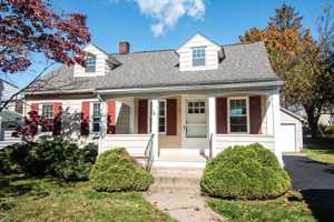 featured image of 11 Grampian Blvd