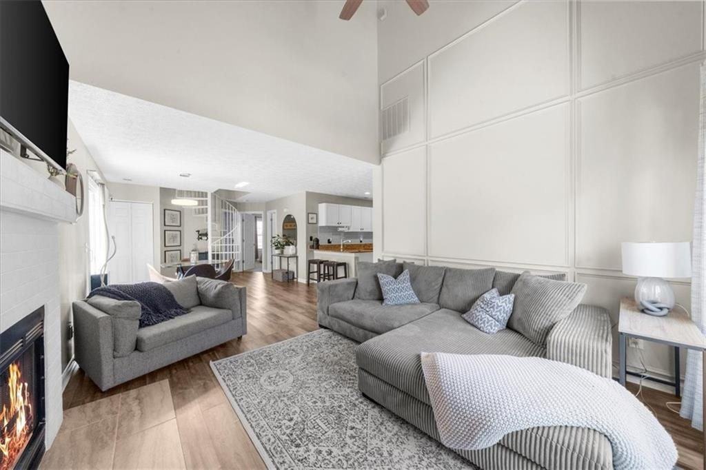 820 Camelon Ct - Photo 5 of 33