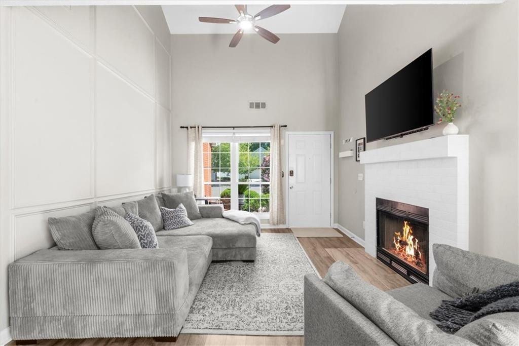 820 Camelon Ct - Photo 6 of 33