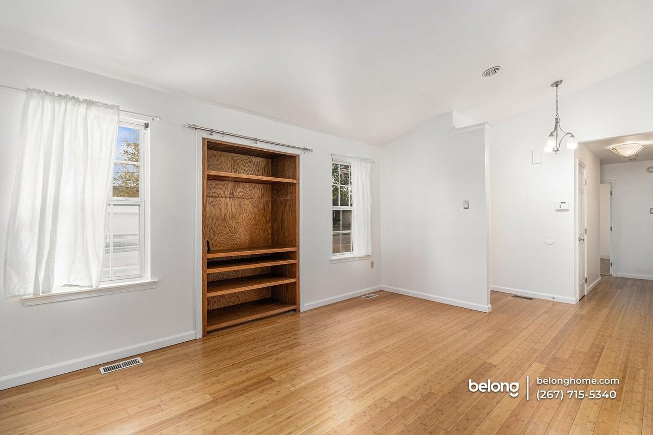 1037 Linden Ave - Photo 2 of 17