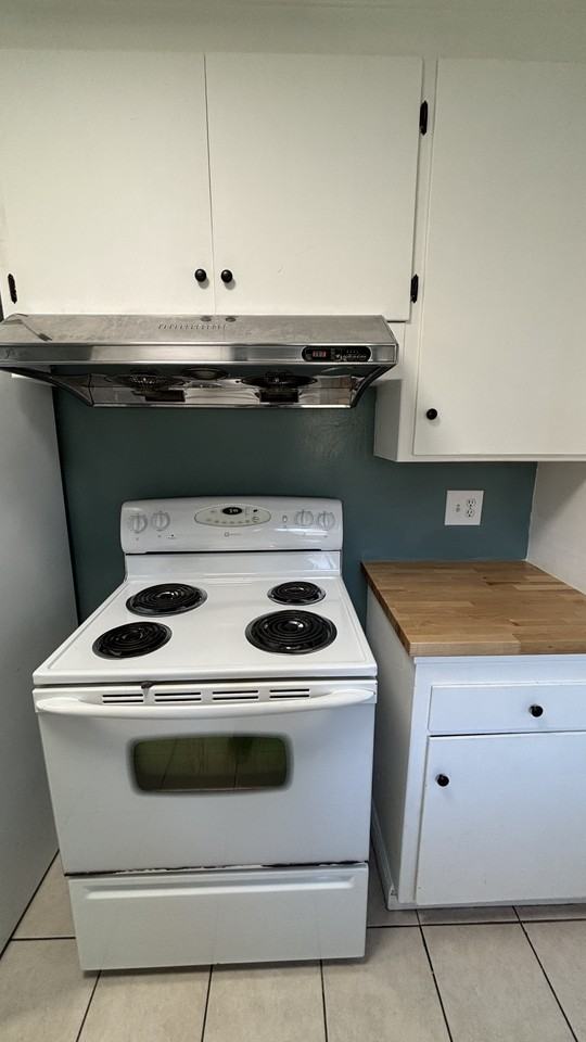 3631 Midvale Ave #B - Photo 3 of 17