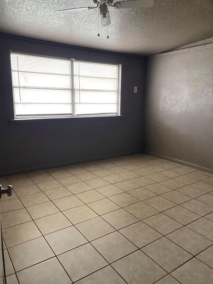 610 W North St #A - Photo 5 of 12