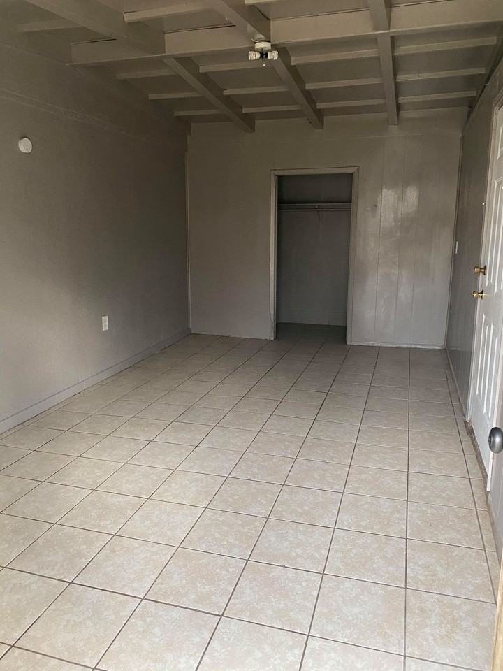 610 W North St #A - Photo 3 of 12