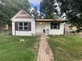 featured image of 1330 E 7th St #1