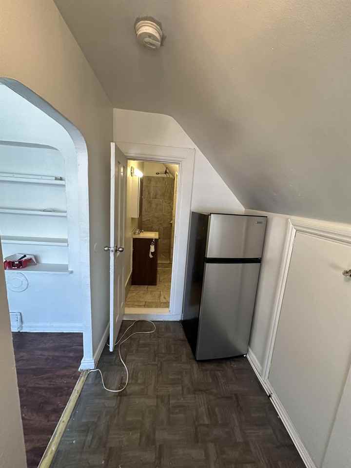 1203 11th St #C - Photo 7 of 7