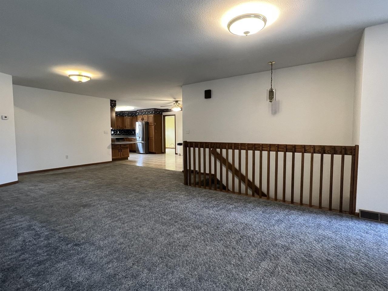 312 E Main St - Photo 3 of 24