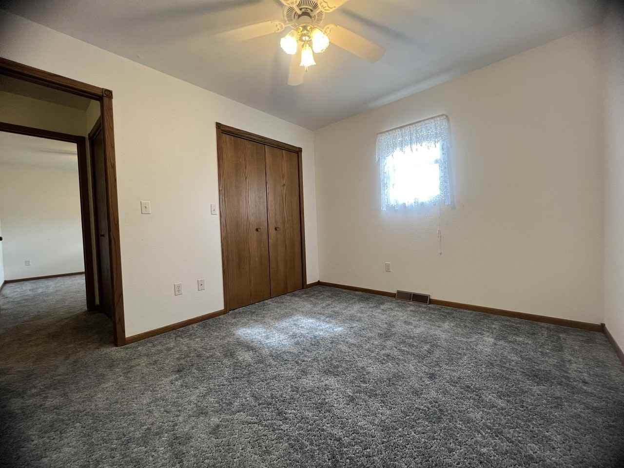 312 E Main St - Photo 3 of 24