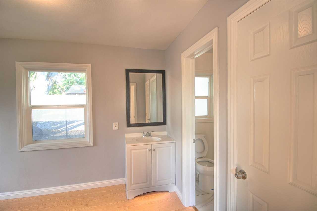 993 E Central Ave - Photo 6 of 12