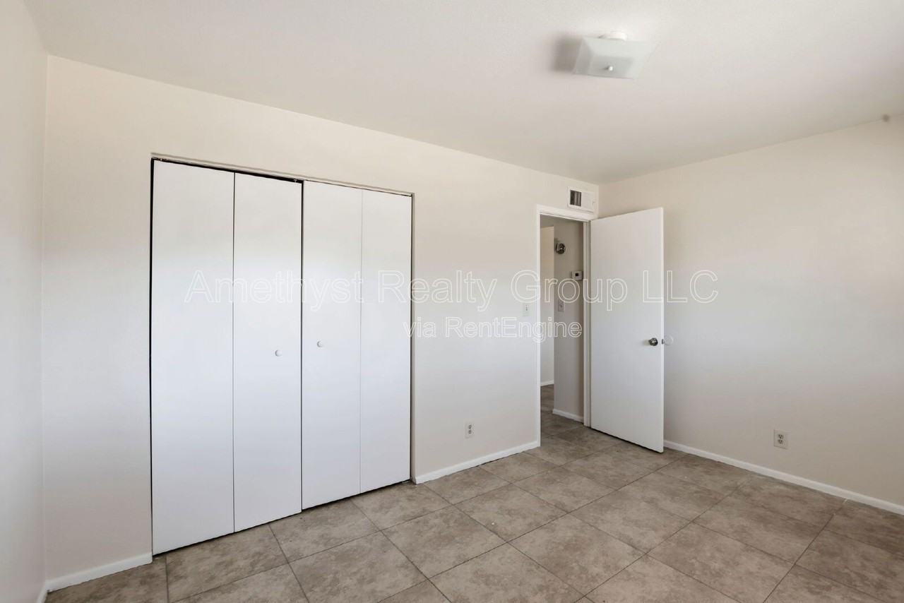 317 East Vogel Avenue #B - Photo 7 of 16