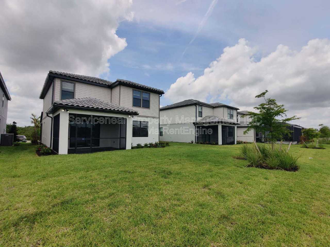 6136 Baywood Ct - Photo 5 of 50