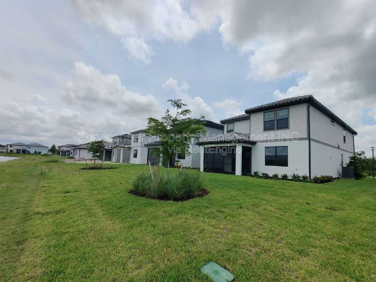 6136 Baywood Ct - Photo 6 of 50