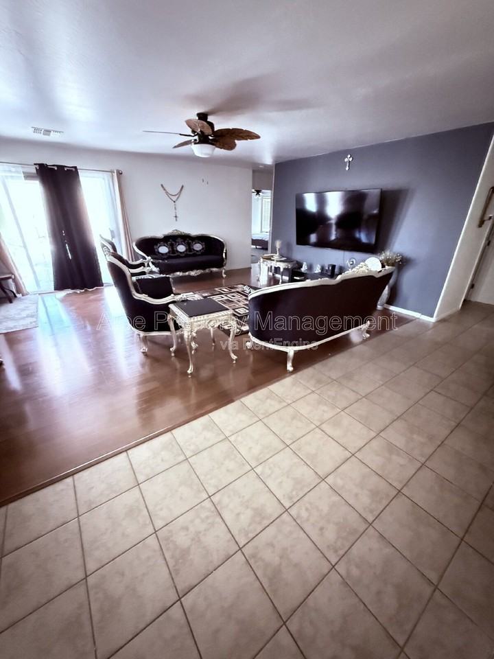 25006 Hidalgo Drive - Photo 4 of 5