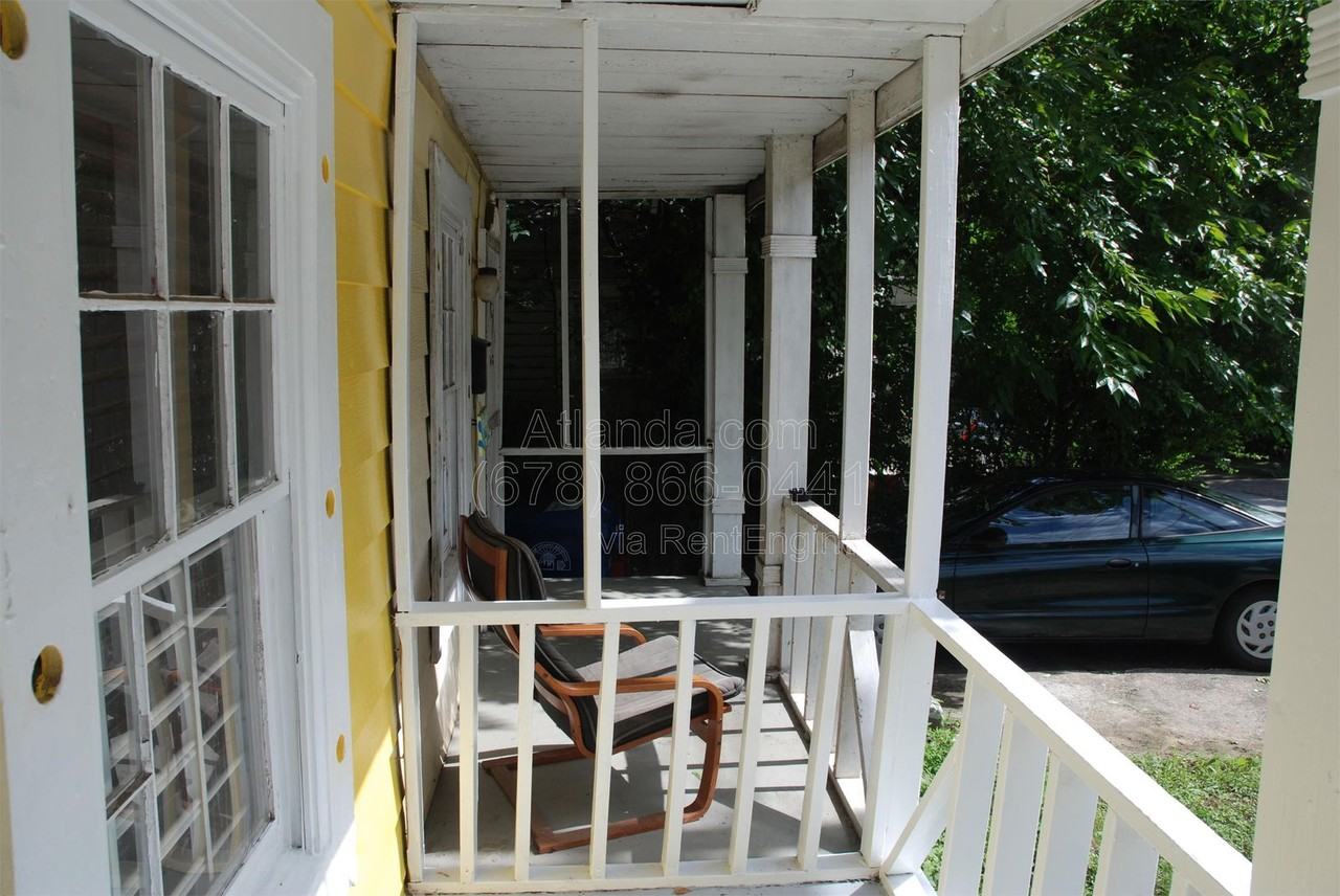 70 Chester Avenue Southeast #B - Photo 2 of 9