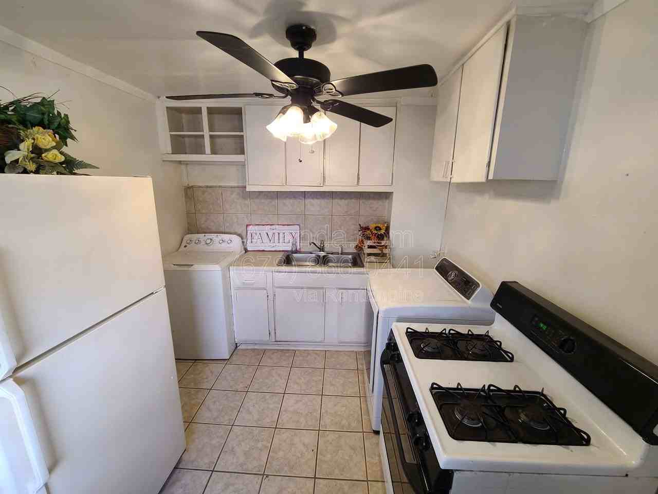 70 Chester Avenue Southeast #B - Photo 5 of 9