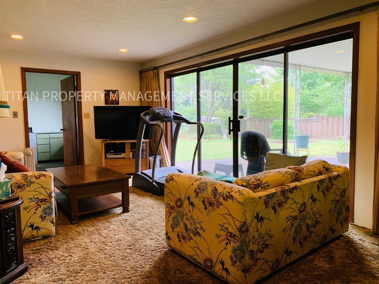 13924 East Burnside Street - Photo 5 of 9