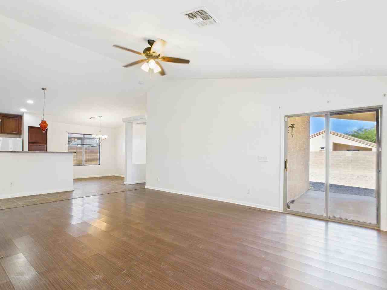 2296 W Roosevelt Ave - Photo 4 of 19