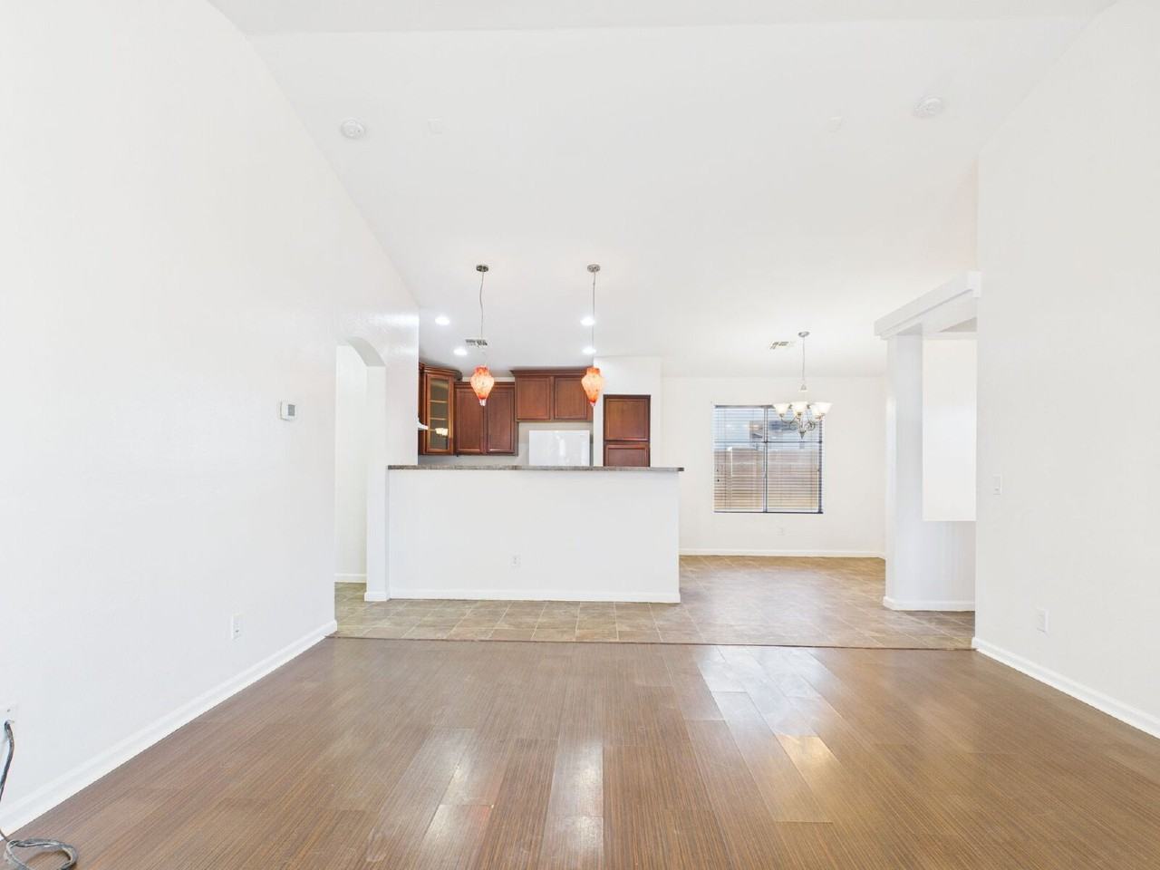 2296 W Roosevelt Ave - Photo 5 of 19