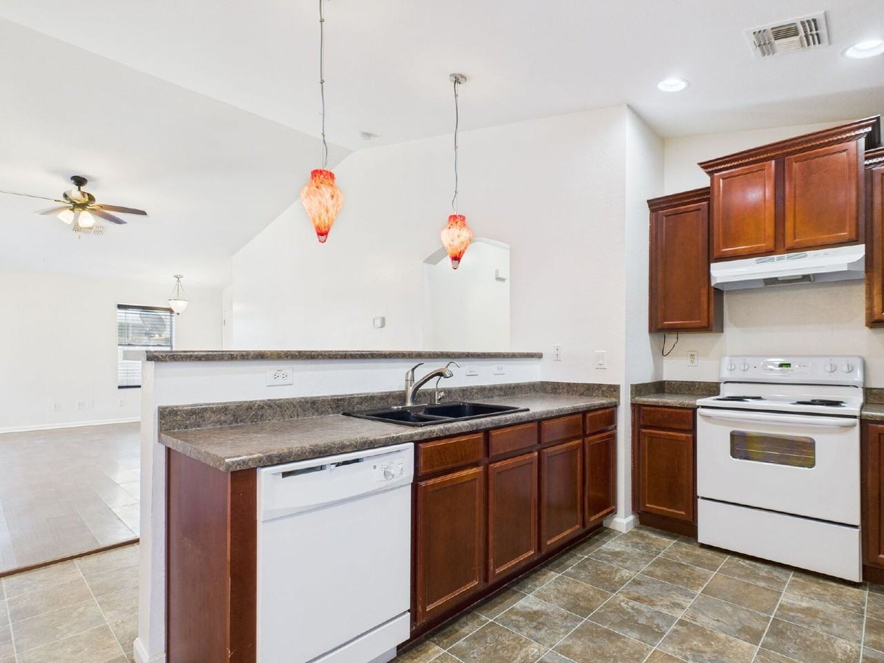 2296 W Roosevelt Ave - Photo 7 of 19