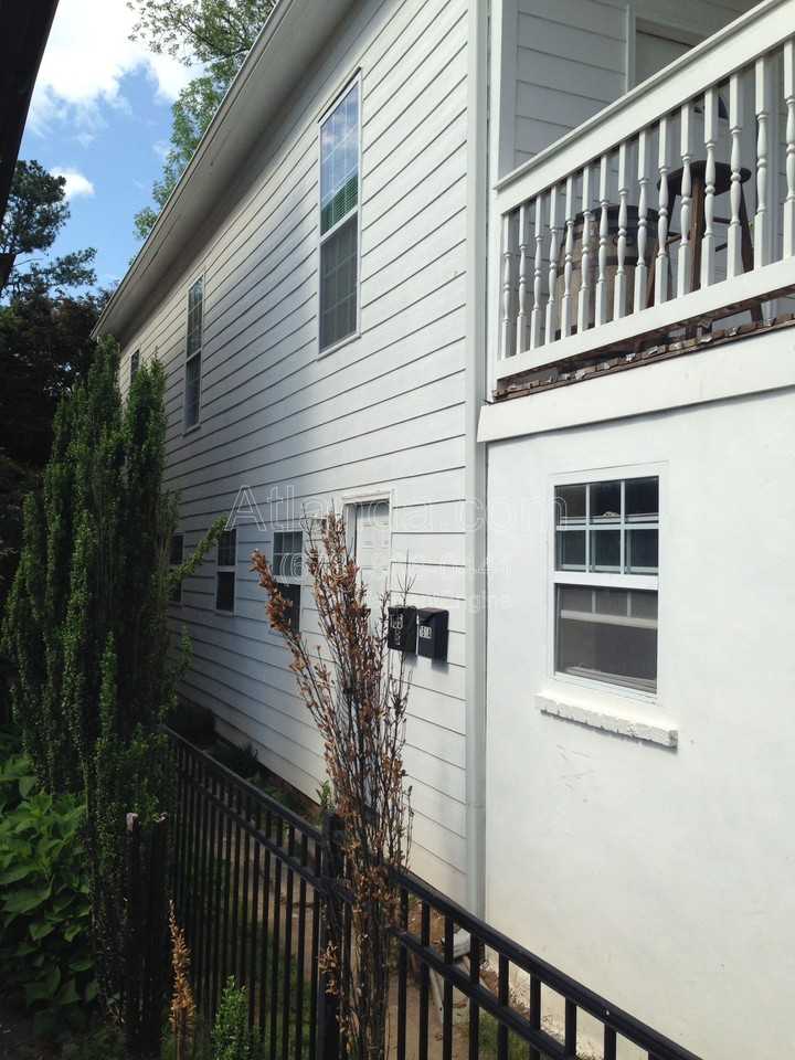 165 Little Street Southeast #B - Photo 2 of 10