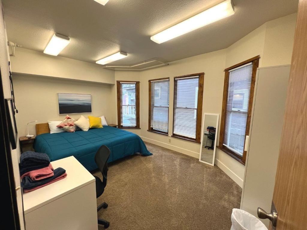 376 E 11th Ave - Photo 5 of 32