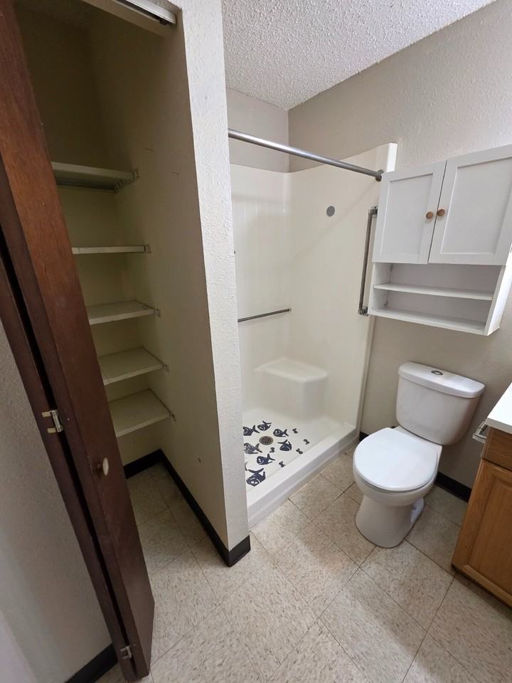102 8th Ave Nw #09C - Photo 6 of 9