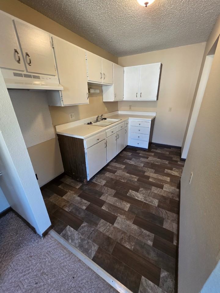 102 8th Ave Nw #11D - Photo 4 of 11