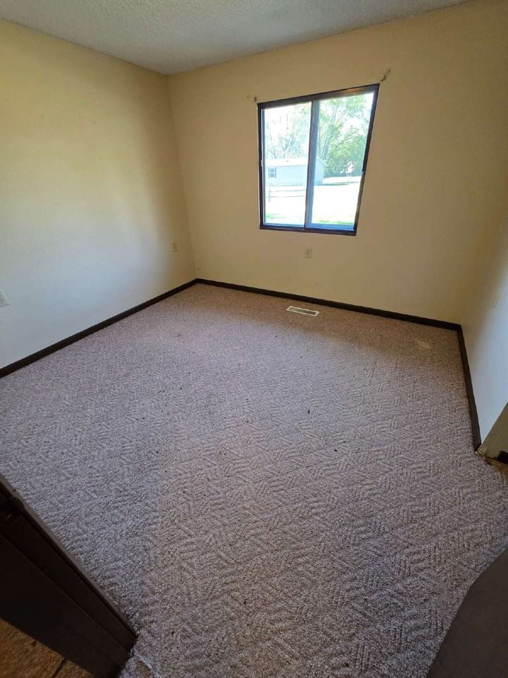 102 8th Ave Nw #11D - Photo 5 of 11