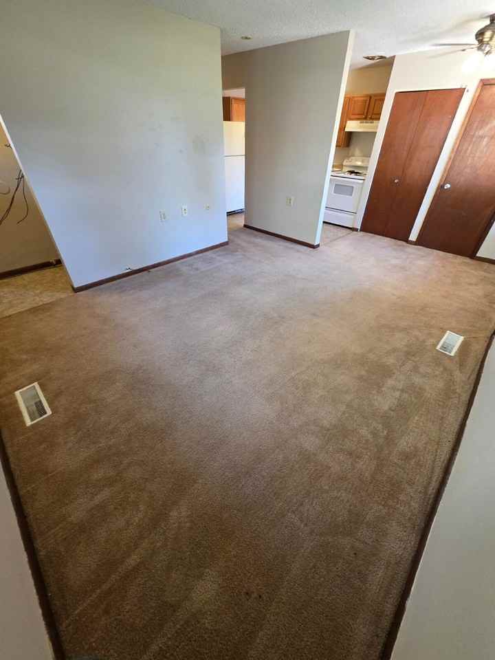 102 8th Ave Nw #15A - Photo 3 of 11